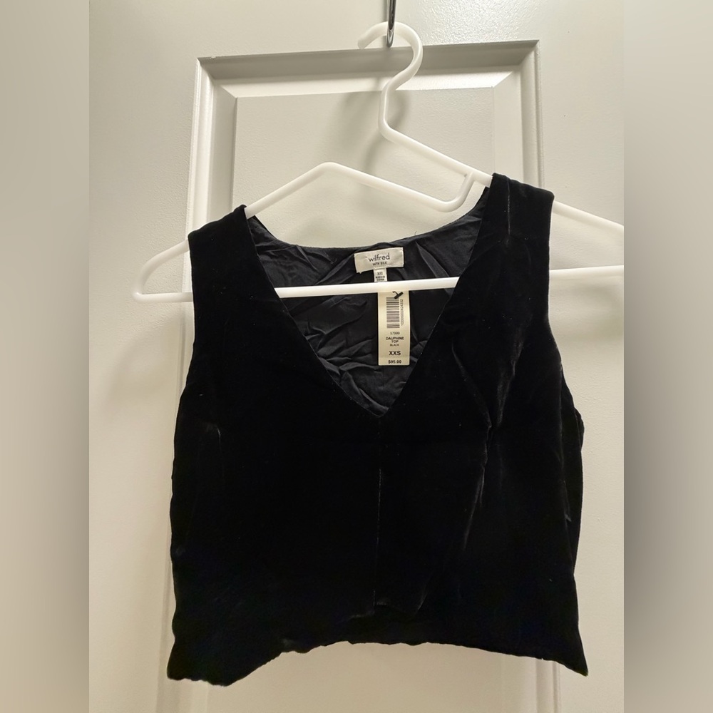 Wilfred Black Velvet V-Neck Sleeveless Top